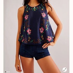 Free People - Fun & Flirty floral embroidered cropped Black top - size L
